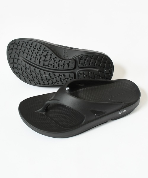 OOFOS（ウーフォス）の「【OOFOS】Ooriginal（サンダル・メンズ・ブラック/ベージュ/グレー/アイボリー・24/25/26/27）」の19枚目の写真