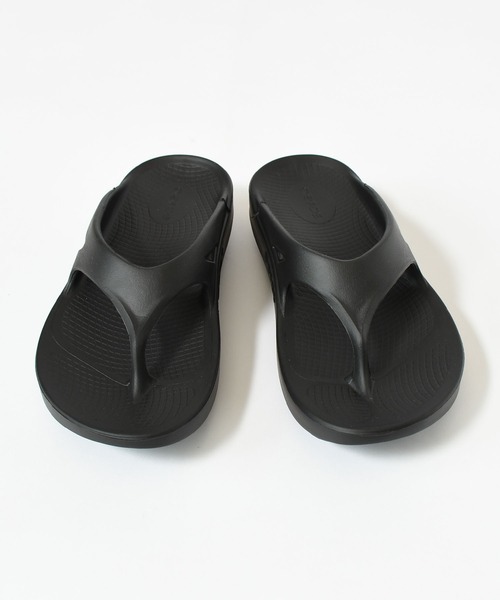 OOFOS（ウーフォス）の「【OOFOS】Ooriginal（サンダル・メンズ・ブラック/ベージュ/グレー/アイボリー・24/25/26/27）」の16枚目の写真