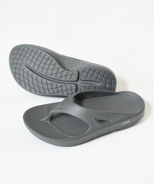 OOFOS（ウーフォス）の「【OOFOS】Ooriginal（サンダル・メンズ・ブラック/ベージュ/グレー/アイボリー・24/25/26/27）」の7枚目の写真