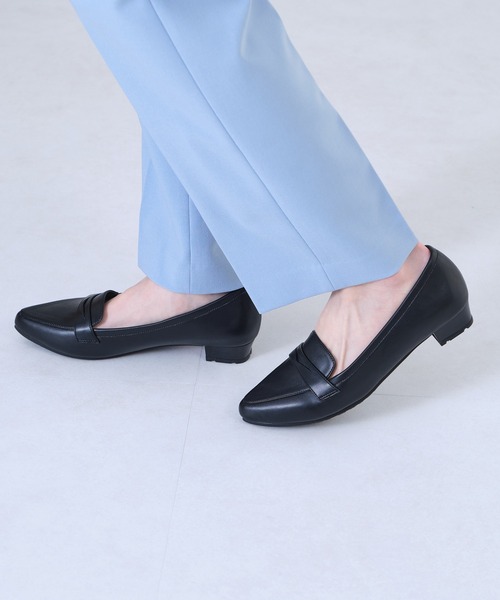 ポインテッドトゥレインパンプス