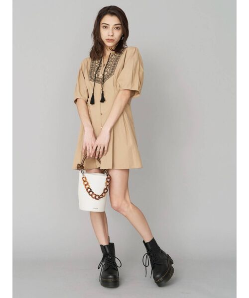 EVRIS(エヴリス)の「Embroideryワンピース(ワンピース・レディース・ホワイト/ブラック/ベージュ・FREE)」の18枚目の写真