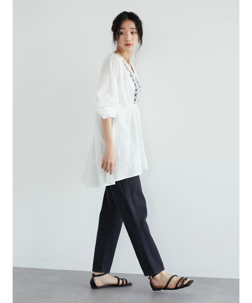 CRAFT STANDARD BOUTIQUE(クラフトスタンダードブティック)の「ネックフロント刺繍チュニック *◆(シャツ/ブラウス・レディース・オフホワイト/ブラック・FREE)」の17枚目の写真