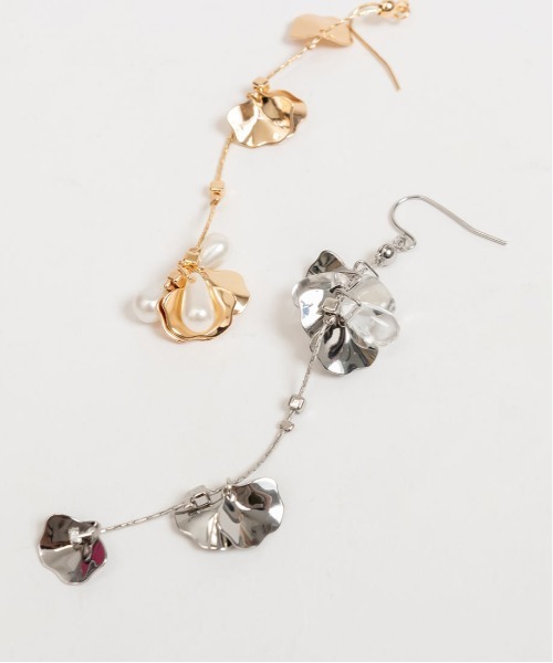 RANDA（ランダ）の「フラワーペタルアシメピアス（ピアス（両耳用）・レディース・ゴールド/シルバー・FREE）」の9枚目の写真