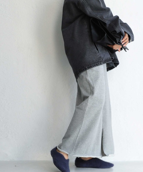 antiqua（アンティカ）の「裏毛センタースリットスカート（スカート・レディース・ブラック/ネイビー/グレー/カーキ・FREE）」の13枚目の写真