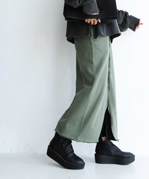 antiqua（アンティカ）の「裏毛センタースリットスカート（スカート・レディース・ブラック/ネイビー/グレー/カーキ・FREE）」の17枚目の写真