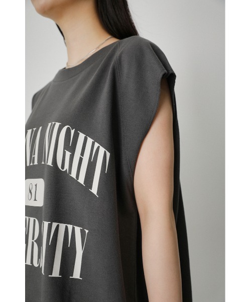 AZUL by moussy（アズールバイマウジー）の「COLLEGE PRINT SLEEVELESS TOPS/カレッジプリントスリーブレストップス（タンクトップ・レディース・チャコールグレー/ベージュ/杢グレー・FREE）」の12枚目の写真