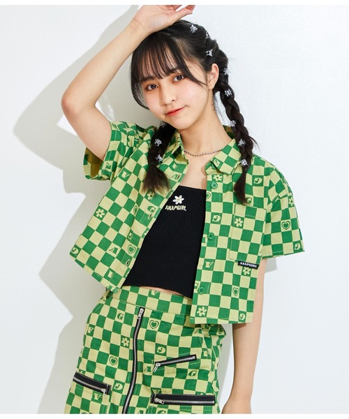ANAP GiRL(アナップガール)の「モチーフチェッカー柄ショートシャツ【セットアップ着用可】(シャツ/ブラウス・キッズ・ベージュ/グリーン・S/M/XS)」の2枚目の写真