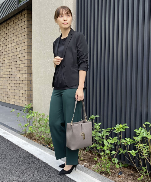 MONO　COMME CA（モノコムサ）の「ロゴプレートミニバッグ（ハンドバッグ・レディース・ブラック/モカ/グレイッシュベージュ・FREE）」の19枚目の写真