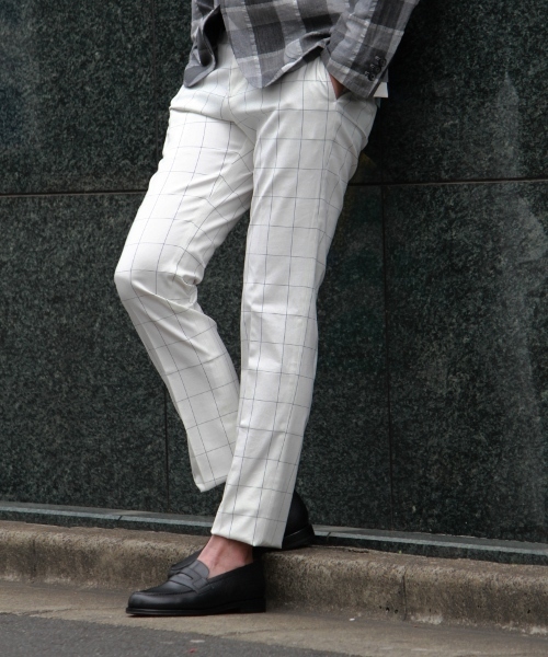 EDIFICE（エディフィス）の「◇コットンウィンドゥペン スリムテーパードパンツ（スラックス・メンズ・グレー/ホワイト/ネイビー・46/48/42/44/50）」の2枚目の写真
