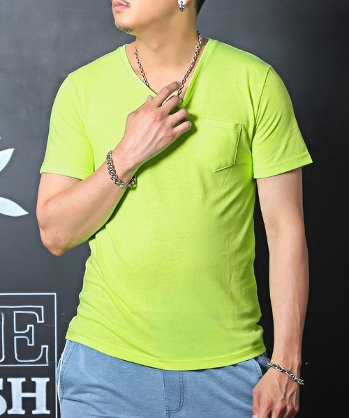 LUXSTYLE(ラグスタイル)の「無地ポケット付きVネック半袖Tシャツ(Tシャツ/カットソー・メンズ・ブラック/ネイビー/グレー/イエロー系その他/ライトピンク/ホワイト/ピンク系その他/カーキ・L/M/XL)」の6枚目の写真