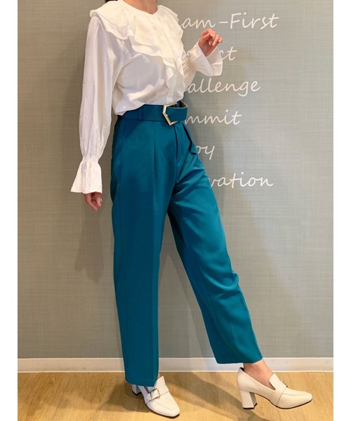 DURAS(デュラス)の「デザインベルト付きストレートパンツ(その他パンツ・レディース・グリーン/ピンク・SMALL/MEDIUM)」の4枚目の写真