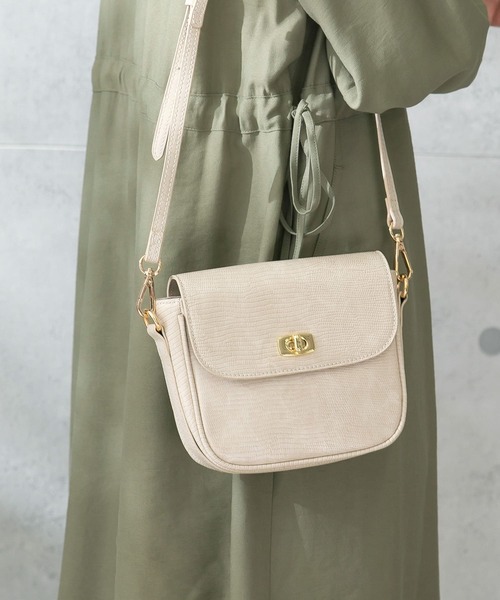 URBAN RESEARCH ROSSO(アーバンリサーチロッソ)の「型押しショルダーバッグ(ショルダーバッグ・レディース・ブラック/ブラウン/ベージュ系その他・-)」の5枚目の写真