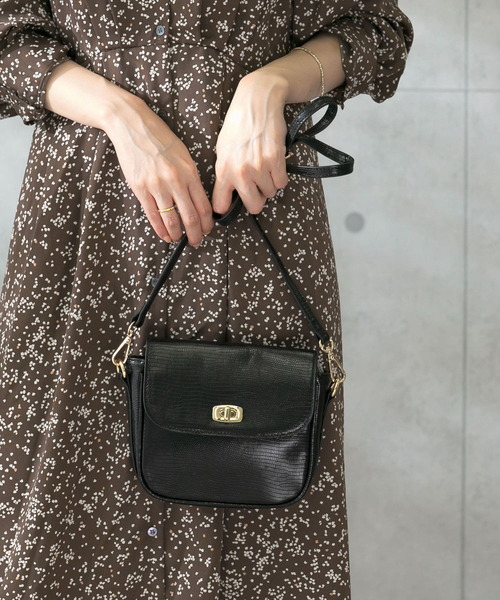 URBAN RESEARCH ROSSO(アーバンリサーチロッソ)の「型押しショルダーバッグ(ショルダーバッグ・レディース・ブラック/ブラウン/ベージュ系その他・-)」の7枚目の写真