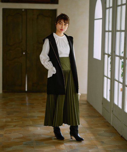 La TOTALITE（ラトータリテ）の「エンブロイダリースリーブブラウス（シャツ/ブラウス・レディース・ホワイト/ブラック系その他・FREE）」の5枚目の写真