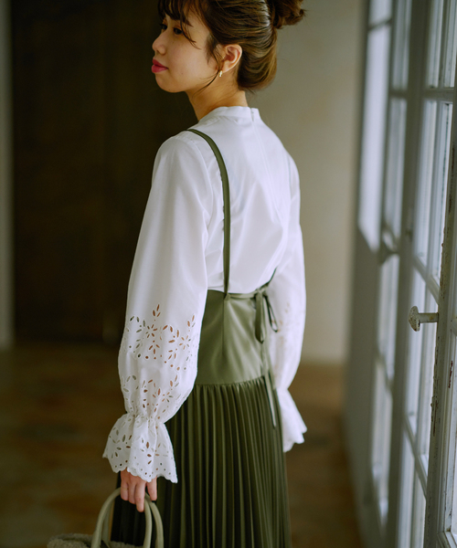 La TOTALITE（ラトータリテ）の「エンブロイダリースリーブブラウス（シャツ/ブラウス・レディース・ホワイト/ブラック系その他・FREE）」の22枚目の写真