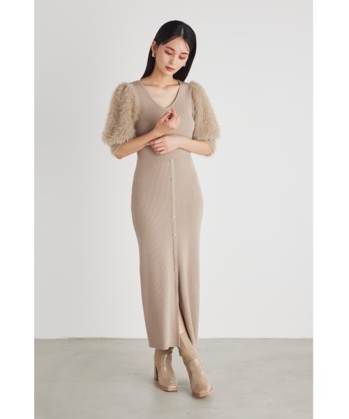 rienda(リエンダ)の「2WAYショルダーシャギータイトニットワンピース(ワンピース・レディース・ブラック/ベージュ/ライトグリーン・FREE)」の7枚目の写真