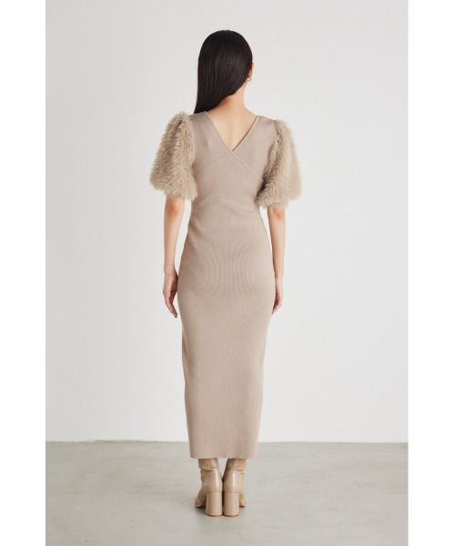 rienda(リエンダ)の「2WAYショルダーシャギータイトニットワンピース(ワンピース・レディース・ブラック/ベージュ/ライトグリーン・FREE)」の8枚目の写真