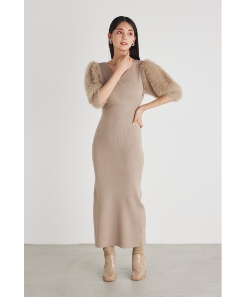 rienda(リエンダ)の「2WAYショルダーシャギータイトニットワンピース(ワンピース・レディース・ブラック/ベージュ/ライトグリーン・FREE)」の10枚目の写真