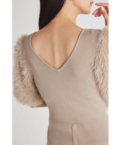 rienda(リエンダ)の「2WAYショルダーシャギータイトニットワンピース(ワンピース・レディース・ブラック/ベージュ/ライトグリーン・FREE)」の15枚目の写真