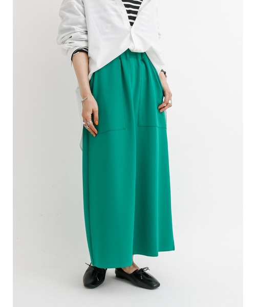 Samansa Mos2 blue(サマンサモスモスブルー)の「カットタイトスカート【セットアップ可】(スカート・レディース・ブラック/ブラウン/グレー/グリーン・フリ-)」の1枚目の写真