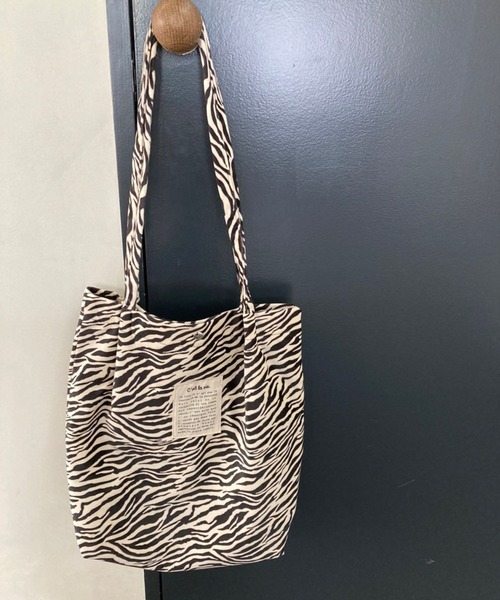 Me%（ミィパーセント）の「アソートタックトート（トートバッグ・レディース・ブラック/グレー/ピンク/その他1・FREE）」の4枚目の写真