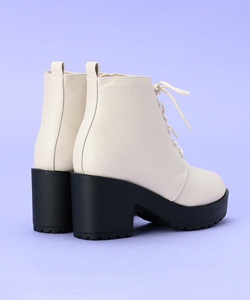 LOVETOXIC（ラブトキシック）の「レースUPショートブーツ（スニーカー・キッズ・アイボリー/ブラック/ブラウン・L/S/M）」の13枚目の写真