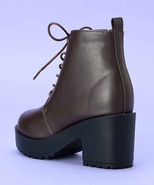 LOVETOXIC（ラブトキシック）の「レースUPショートブーツ（スニーカー・キッズ・アイボリー/ブラック/ブラウン・L/S/M）」の8枚目の写真