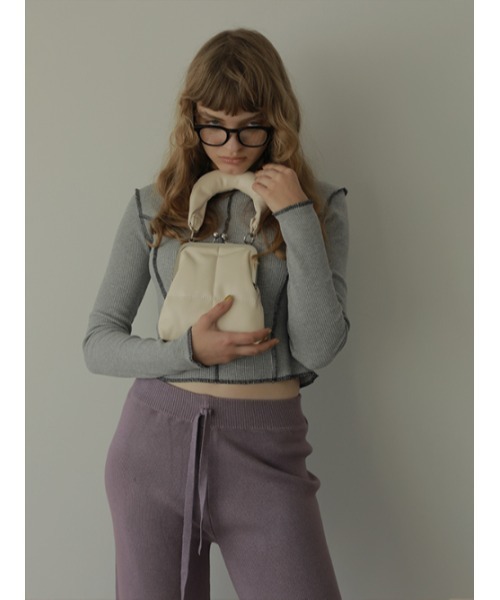 AMAIL（アマイル）の「Marshmallow gama bag（ショルダーバッグ・レディース・アイボリー/ブラック・FREE）」の6枚目の写真