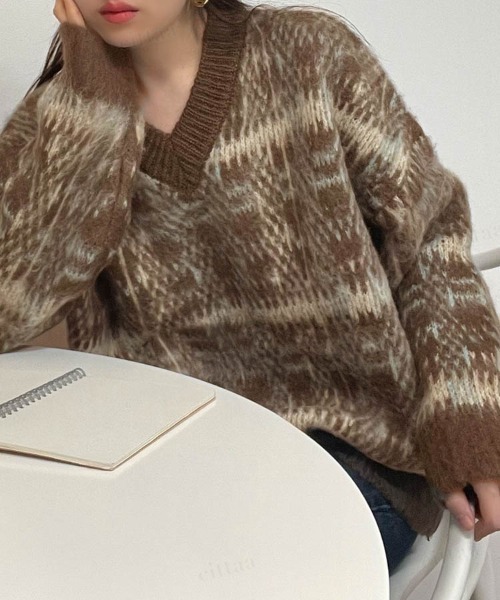 Dalfwin(ダールフィン)の「ウール混チェック柄ニット プルオーバー(ニット/セーター・レディース・ベージュ/ブラウン/グレー・FREE)」の9枚目の写真