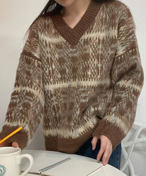 Dalfwin(ダールフィン)の「ウール混チェック柄ニット プルオーバー(ニット/セーター・レディース・ベージュ/ブラウン/グレー・FREE)」の10枚目の写真