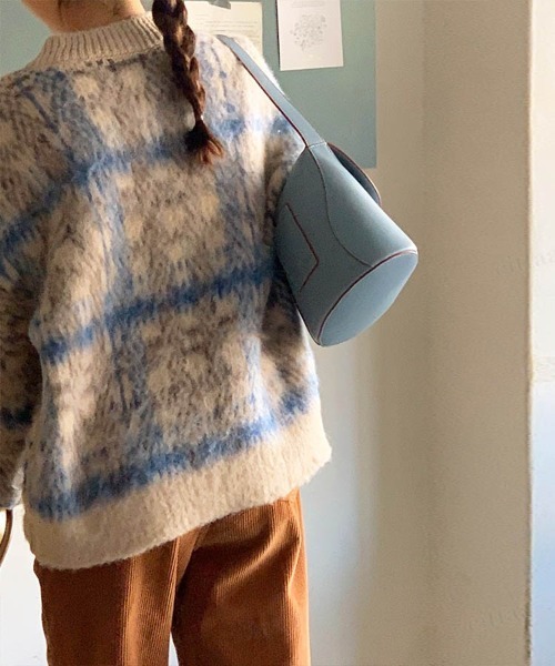 Dalfwin(ダールフィン)の「ウール混チェック柄ニット プルオーバー(ニット/セーター・レディース・ベージュ/ブラウン/グレー・FREE)」の19枚目の写真