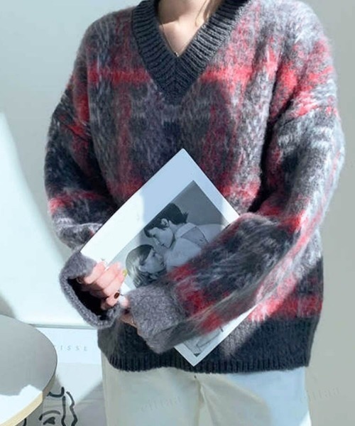 Dalfwin(ダールフィン)の「ウール混チェック柄ニット プルオーバー(ニット/セーター・レディース・ベージュ/ブラウン/グレー・FREE)」の5枚目の写真
