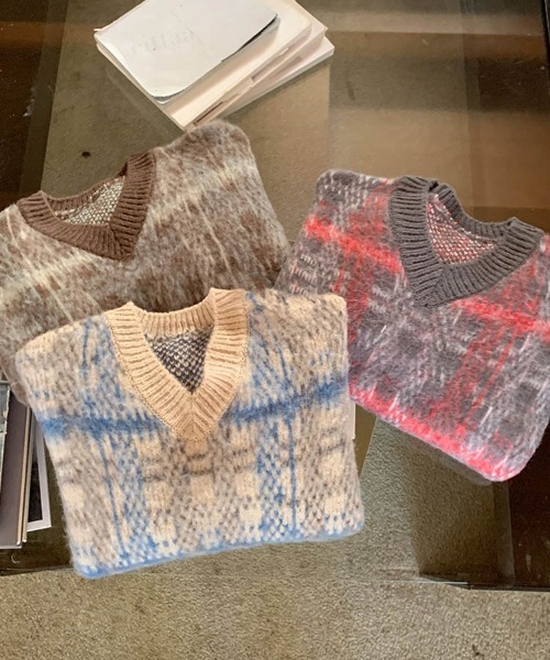 Dalfwin(ダールフィン)の「ウール混チェック柄ニット プルオーバー(ニット/セーター・レディース・ベージュ/ブラウン/グレー・FREE)」の22枚目の写真