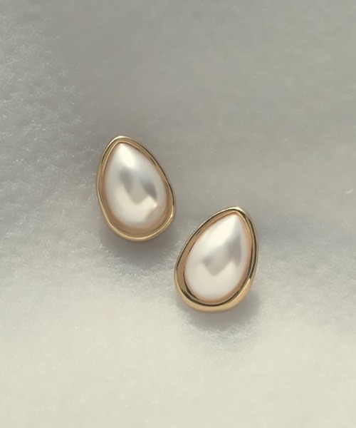 GOLDY(ゴールディ)の「【GOLDY】パール × メタル ドロップ シェイプ ピアス / 1221109 ※(ピアス(両耳用)・レディース・ゴールド/シルバー系その他/シルバー/ゴールド系その他2・FREE)」の3枚目の写真