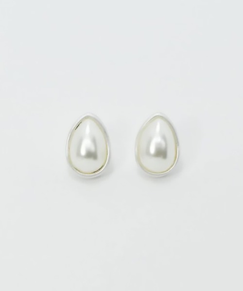 GOLDY(ゴールディ)の「【GOLDY】パール × メタル ドロップ シェイプ ピアス / 1221109 ※(ピアス(両耳用)・レディース・ゴールド/シルバー系その他/シルバー/ゴールド系その他2・FREE)」の6枚目の写真