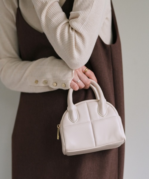 DISCOAT（ディスコート）の「キルティングミニボストンバッグ（ボストンバッグ・レディース・ライトベージュ/シルバー/イエロー/ブラック・FREE）」の3枚目の写真