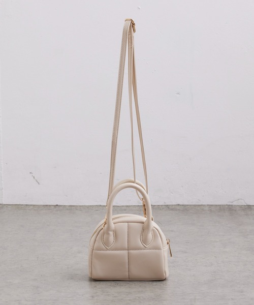 DISCOAT（ディスコート）の「キルティングミニボストンバッグ（ボストンバッグ・レディース・ライトベージュ/シルバー/イエロー/ブラック・FREE）」の12枚目の写真