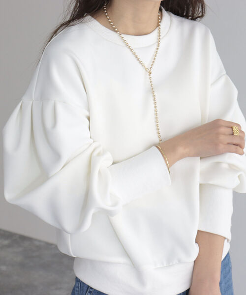 fredy emue（フレディエミュ）の「ボリュームスリーブプルオーバー（Tシャツ/カットソー・レディース・オフホワイト/カーキ/ブラック・38）」の2枚目の写真