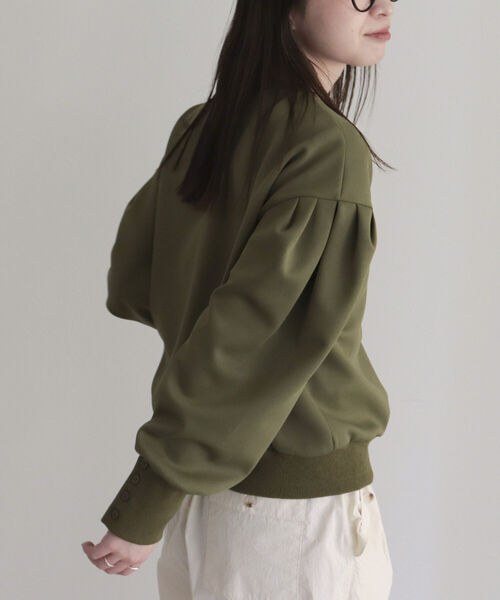 fredy emue（フレディエミュ）の「ボリュームスリーブプルオーバー（Tシャツ/カットソー・レディース・オフホワイト/カーキ/ブラック・38）」の6枚目の写真