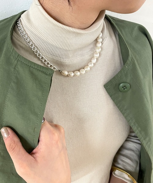Omekashi(オメカシ)の「バロックパール×チェーンマンテルネックレス(ネックレス・レディース・シルバー/ゴールド・ONE SIZE)」の2枚目の写真