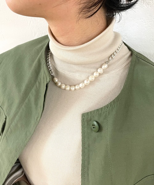 Omekashi(オメカシ)の「バロックパール×チェーンマンテルネックレス(ネックレス・レディース・シルバー/ゴールド・ONE SIZE)」の5枚目の写真