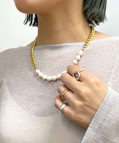 Omekashi(オメカシ)の「バロックパール×チェーンマンテルネックレス(ネックレス・レディース・シルバー/ゴールド・ONE SIZE)」の4枚目の写真