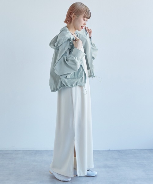 w closet（ダブルクローゼット）の「ショート丈ギャザーアノラックパーカー（マウンテンパーカー・レディース・ライム/ライトブルー/オフホワイト・FREE）」の15枚目の写真