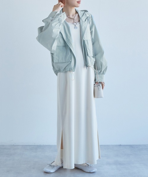 w closet（ダブルクローゼット）の「ショート丈ギャザーアノラックパーカー（マウンテンパーカー・レディース・ライム/ライトブルー/オフホワイト・FREE）」の20枚目の写真