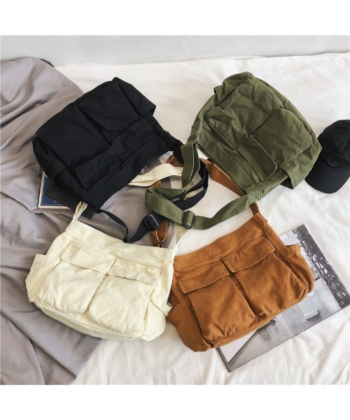 mushwear(マッシュウェア)の「ニュースペーパーバッグ(ショルダーバッグ・メンズ・ホワイト/グリーン/ブラック/ブラウン・FREE)」の9枚目の写真
