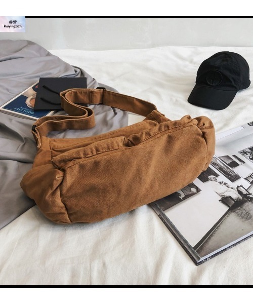 mushwear(マッシュウェア)の「ニュースペーパーバッグ(ショルダーバッグ・メンズ・ホワイト/グリーン/ブラック/ブラウン・FREE)」の7枚目の写真