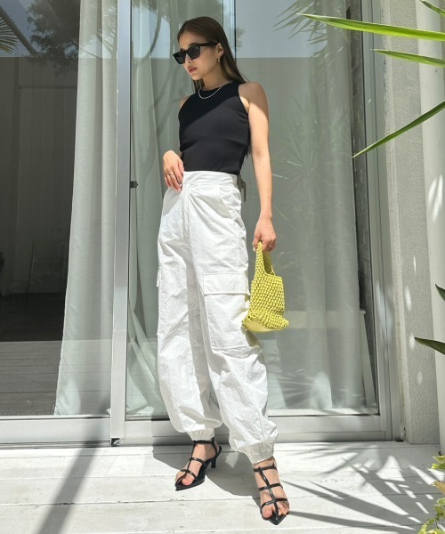 TRUNC（トランクエイティーエイト）の「Syakasyaka Nylon Cargo Pants（カーゴパンツ・レディース・ブラック/アイボリー・FREE）」の2枚目の写真