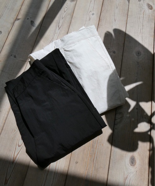 TRUNC（トランクエイティーエイト）の「Syakasyaka Nylon Cargo Pants（カーゴパンツ・レディース・ブラック/アイボリー・FREE）」の5枚目の写真