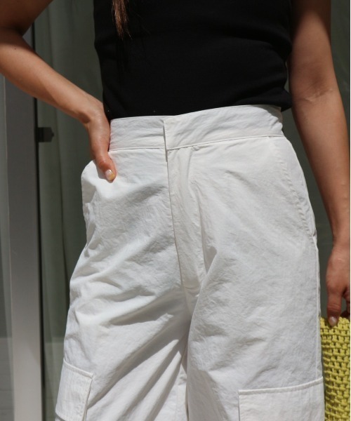 TRUNC（トランクエイティーエイト）の「Syakasyaka Nylon Cargo Pants（カーゴパンツ・レディース・ブラック/アイボリー・FREE）」の16枚目の写真
