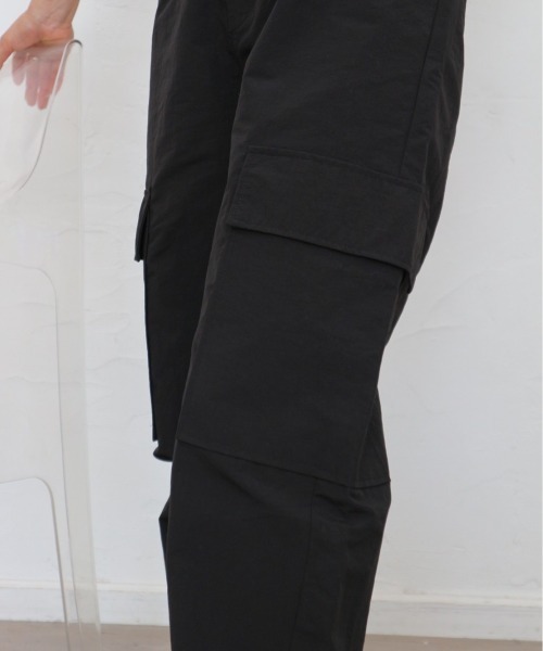 TRUNC（トランクエイティーエイト）の「Syakasyaka Nylon Cargo Pants（カーゴパンツ・レディース・ブラック/アイボリー・FREE）」の7枚目の写真